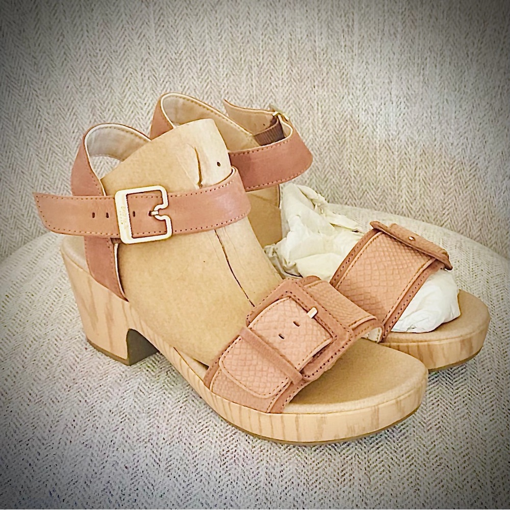 Dr. Scholl's Tan Leather Buckle Clog Leather Sandals